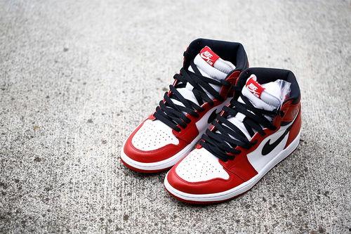 aj芝加哥最新爆料,潮流鞋履背后的故事与设计灵感”  第1张